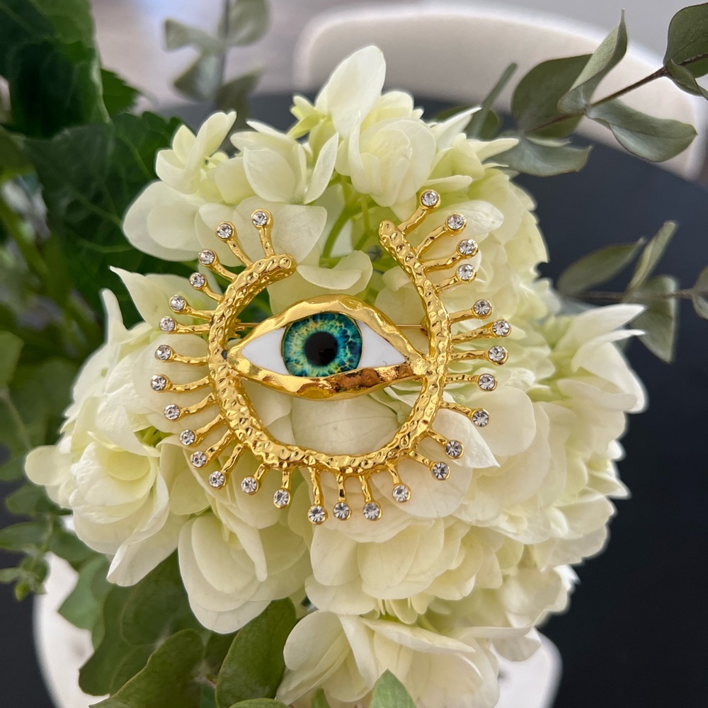 Eye Brooch - Picture 2 of 4